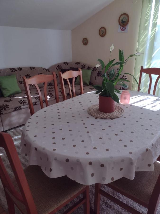 Apartmani Zmiric Primosten Exterior photo