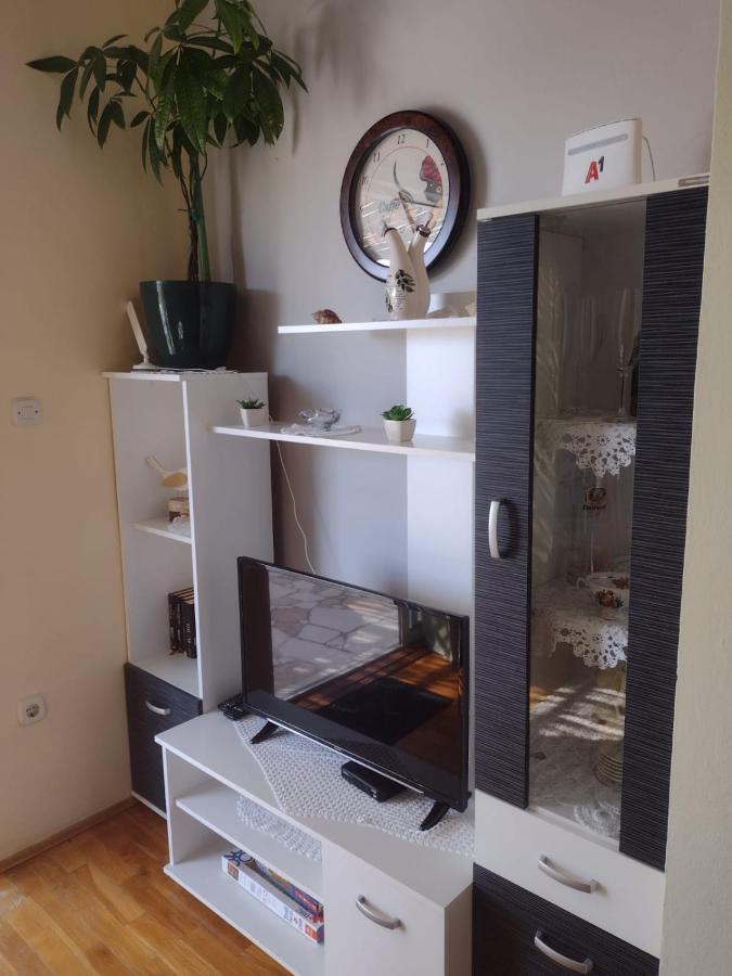 Apartmani Zmiric Primosten Exterior photo