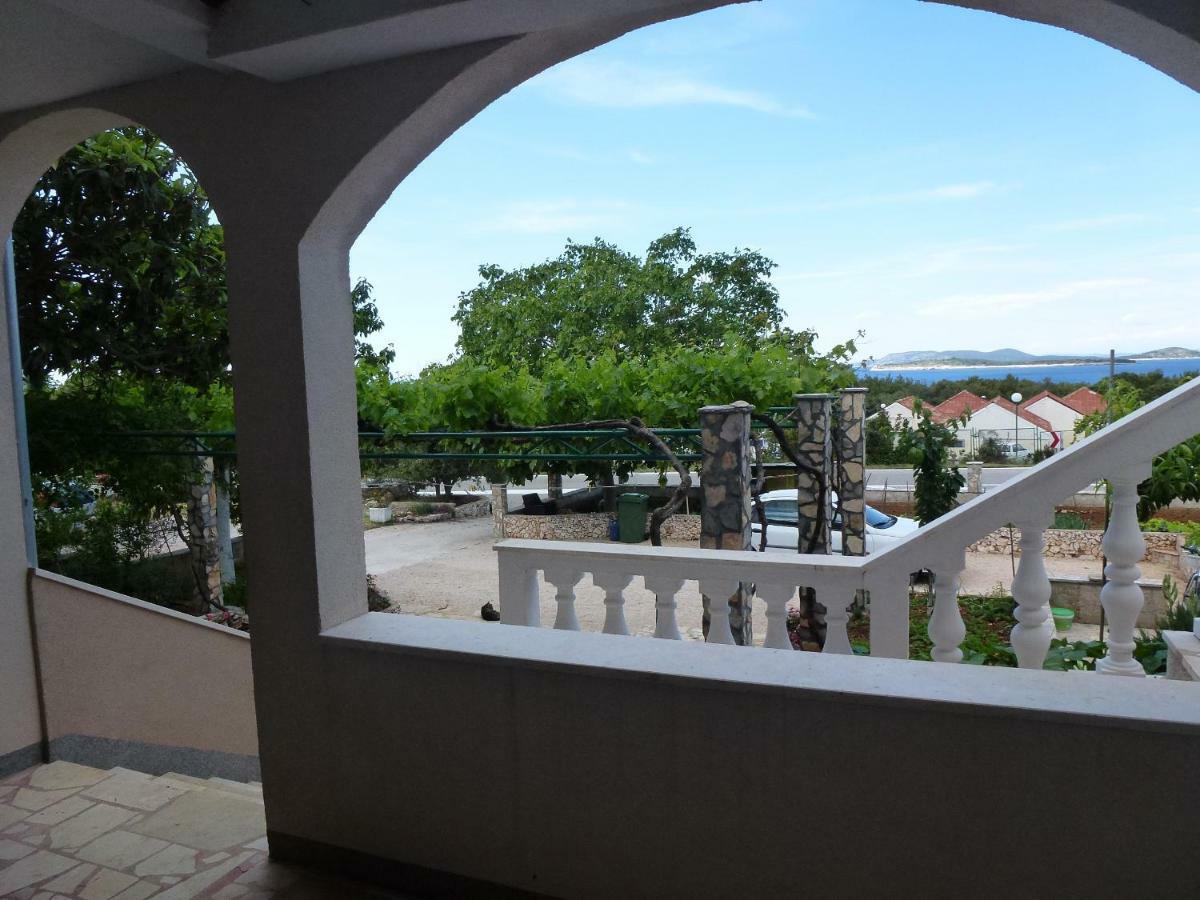 Apartmani Zmiric Primosten Exterior photo