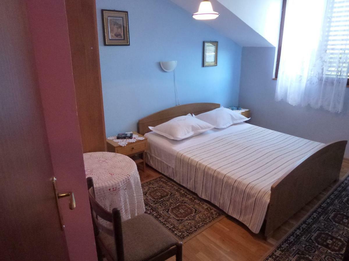Apartmani Zmiric Primosten Exterior photo