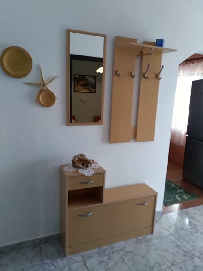 Apartmani Zmiric Primosten Exterior photo